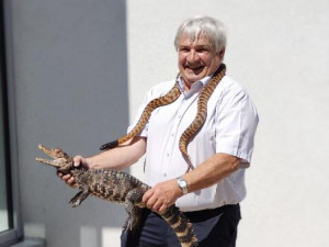 Zvířata v naší školní zoo museli místo studentů krmit tělocvikáři, říká ředitel SZAT Litomyšl