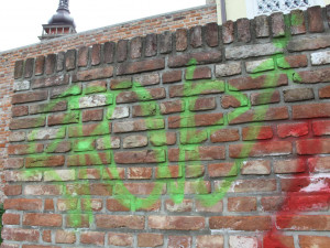 Sprejeři v Hradci Králové řádí čím dál častěji. Značkují si území, i když jim za to hrozí vězení