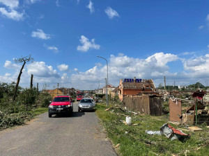 Kraj i Hradec Králové chystají podporu nejvíce zasaženým obcím na jižní Moravě. Na místo odjelo několik hasičů i policistů