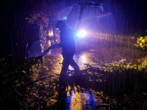 Hradeckým krajem se prohnala silná bouřka. Bez proudu bylo 30 tisíc domácností