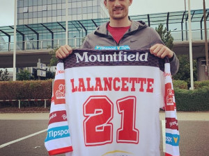 Christophe Lalancette přiletěl do Prahy včera a následně vyrazil do Hradce Králové