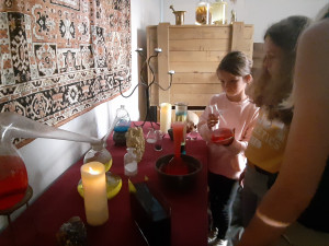 Muzeum východních Čech láká děti na alchymistické pokusy