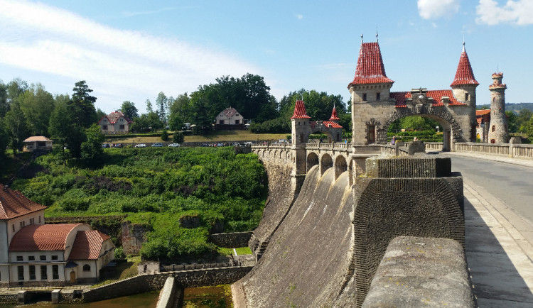 Povodí Labe otevřelo expozici na labské přehradě Les Království