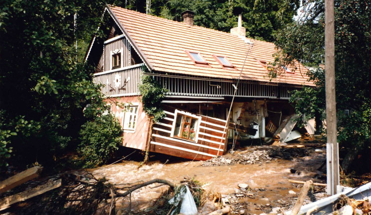 Dnes před 23 lety: Rychnovskem se prohnala ničivá povodeň, zemřelo šest lidí