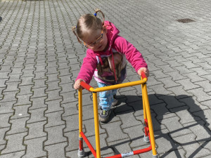 Rozštěp páteře změnil malé Michalce život. Věříme, že jednou protančí střevíce, říkají rodiče