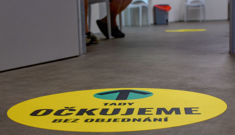 Hradecká nemocnice nabídne o víkendu očkování bez registrace