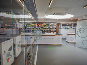 Nemocnice v Jičíně má nový vjezd a lékárnu. Ta doposud nemocnici chyběla