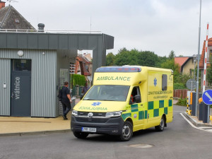 Nemocnice v Jičíně má nový vjezd a lékárnu. Ta doposud nemocnici chyběla