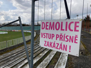 OBRAZEM: Naposledy si prohlédněte starý fotbalový stadion v Hradci Králové