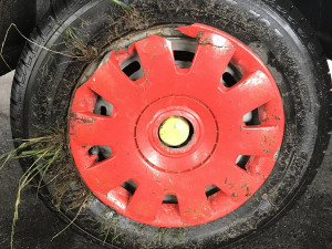 V Hradci Králové boural výletní vláček. Čtyři lidé lehce zraněni