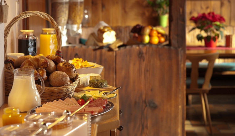 Hoteliéři a restauratéři ve Špindlerově Mlýně čelí nedostatku personálu