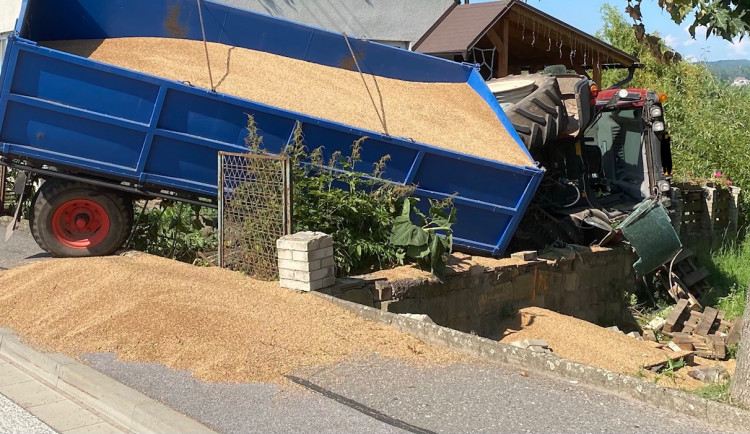 Při dopravní nehodě na Trutnovsku zemřel řidič osobního auta