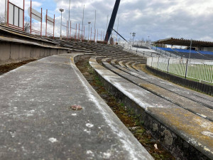Dodavatel stavby stadionu v Hradci Králové se potýká se zdražením stavebních materiálů