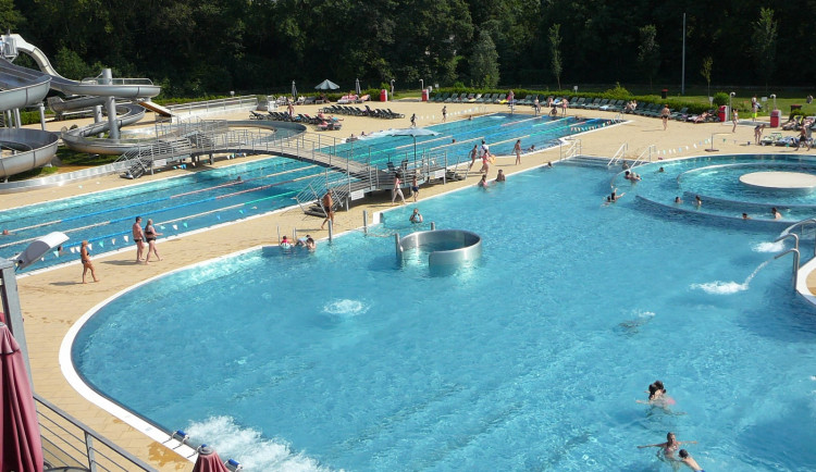 Na Flošně končí hlavní koupací sezóna. Letošní prázdniny budou patřit mezi nejslabší v historii