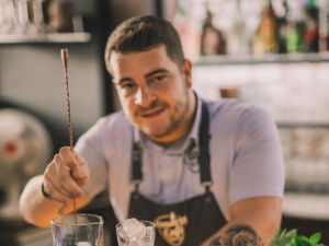 Barmanství je poslání, tvrdí Filip z Hradce Králové. Stal se třetím nejlepším barmanem České republiky