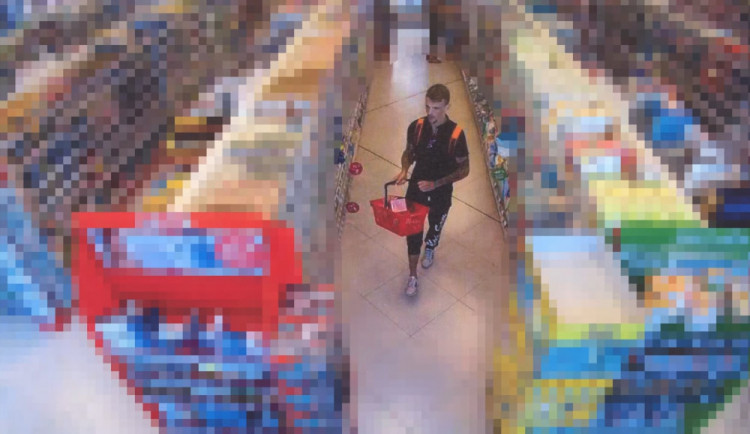 Zloděj parfémů je za mřížemi. Za poslední měsíc kradl ve více než deseti případech