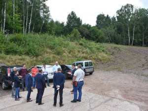 Začala stavba nového parkovacího domu v areálu náchodské nemocnice