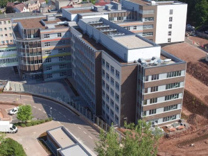 Náchodská nemocnice se probojovala mezi top 33 staveb v soutěži Stavba roku 2021