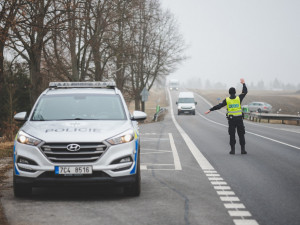 Řidičku BMW prozradil styl jízdy. Policejní hlídce nadýchala skoro 2,5 promile