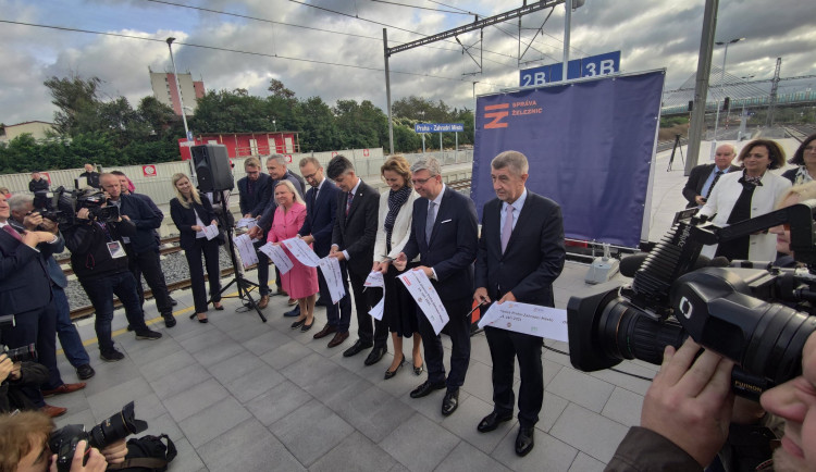 Praha má novou vlakovou stanici. Ode dneška se cestující svezou na Zahradní Město