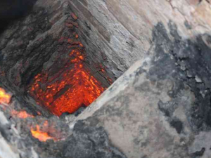 Topná sezona začíná, nezapomeňte na revizi komínů, varují hasiči