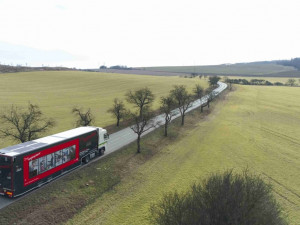 Žáci ve Dvoře Králové se netradičně učili v kamionu