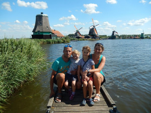 Petr Hruša s manželkou Dášou a dcerami Lucinkou a Kačenkou