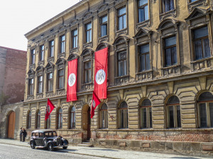 Josefov zaplavily hákové kříže. Natáčí se tu historický film Martha