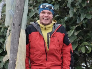 Záchranář z Hořic vyráží pomáhat do Tanzánie. Cílem je obnovit chov slepic v dětském domově