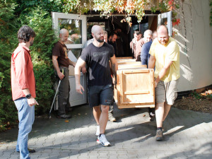 Jak složité je přestěhovat půl tuny těžkého krokodýla? Ze zoo ve Dvoře Králové ho stěhovali kulturisté z posilovny