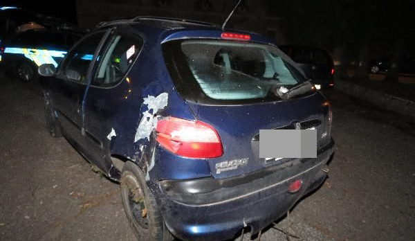 Žena na Náchodsku narazila do stromu. V krvi měla víc jak dvě promile