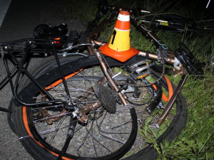 Cyklista na Trutnovsku nepřežil srážku s osobním autem