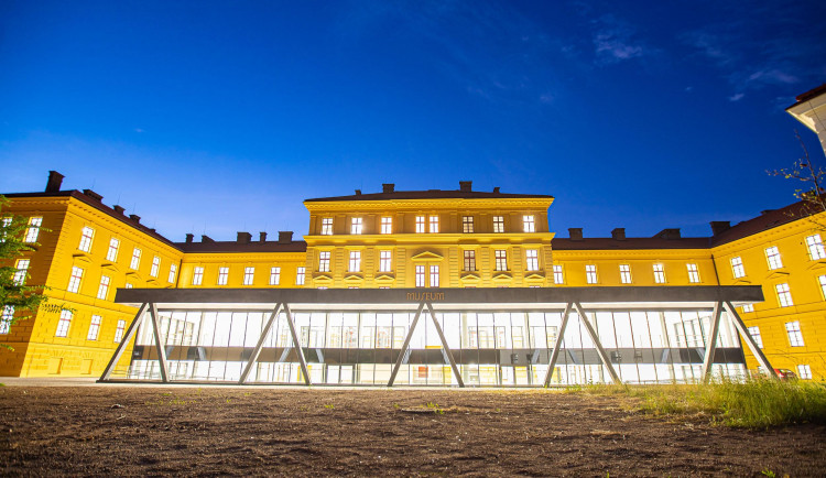 Přesun sbírek do nového depozitáře v Gayerových kasárnách začne v listopadu