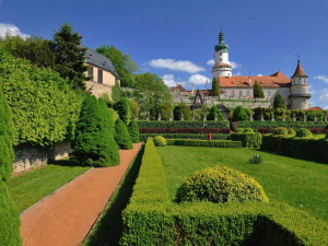 Co bude dál s novoměstským zámkem? Stávající majitel rodový majetek rozprodává