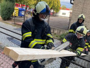 Hasiči v hradeckém kraji měli kvůli větru 200 výjezdů. ČEZ vyhlásil kalamitu