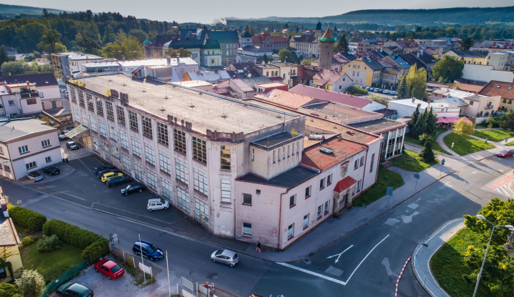 Dvůr Králové má návrh na budoucí využití Mayerovy továrny. Šlo o první architektonickou soutěž v historii města