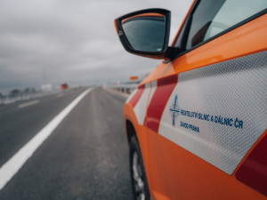 FOTO: U Hradce Králové vyrostla největší křižovatka v kraji. Na délku má téměř kilometr