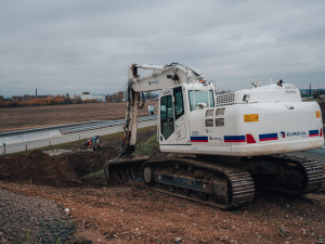 FOTO: U Hradce Králové vyrostla největší křižovatka v kraji. Na délku má téměř kilometr