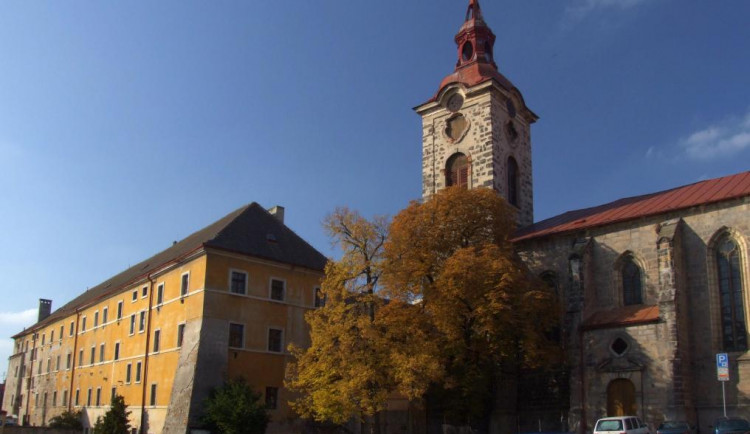 Jičín opraví hodiny ve věži kostela sv. Ignáce. Budou plně automatizované