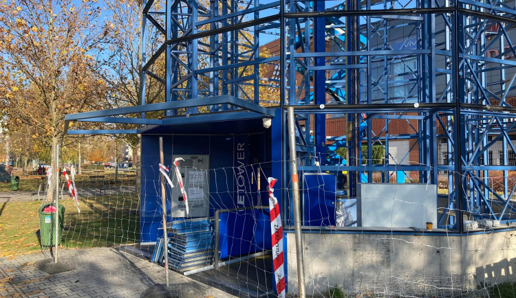 Z Hradce Králové zmizela i druhá cyklověž. Projekt Biketower ztroskotal na vyjednávání s městem, míní dodavatel věží