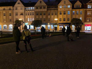 Zavzpomínat na veterány v Hradci Králové přišlo 20 lidí. Zbytek vítal svatého Martina