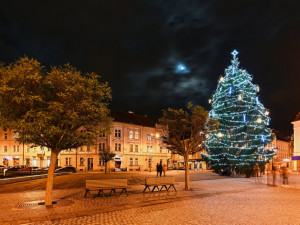 Vánoční trhy se přesunou na Velké náměstí. Hradec Králové se připravuje na vánoční čas
