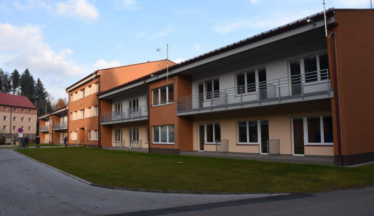 Domov seniorů v Tmavém Dole na Trutnovsku je dokončený. Kraj za něj zaplatil 170 milionů