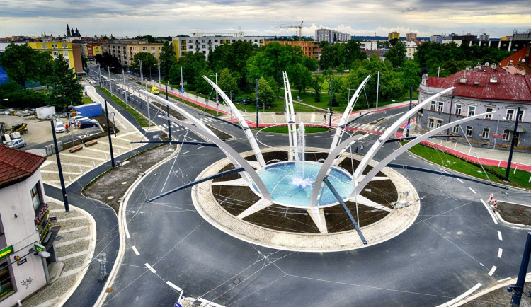 Křižovatka Koruna je špuntem výjezdu do Kuklen, uznávají někteří zastupitelé Hradce Králové