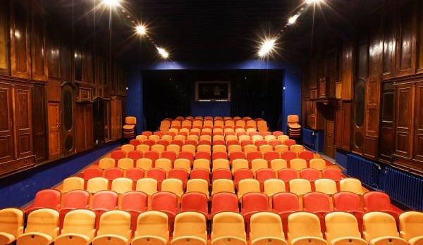 Kam vyrazit o víkendu? Na vánoční trhy nebo na Noc otevřených divadel