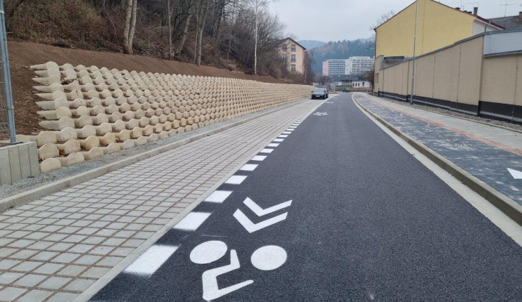 Místo železniční vlečky nová silnice. V Náchodě má ulevit od přetížené dopravy