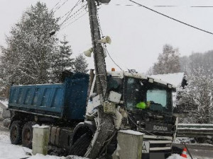 Období častých dopravních nehod je tady. Roli hraje počasí i nepozornost. Policisté v kraji řešili dvě nehody do hodiny