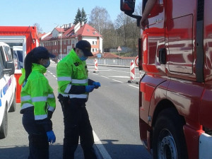 Celní správa při kontrole na hraničním přechodu
