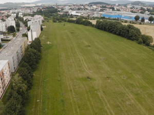Jičín připravuje svůj největší odpočinkový park. Nabídne rozhlednu, cyklostezku i místa pro relaxaci
