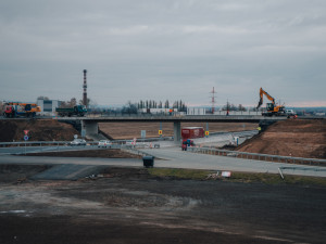 Tento týden se otevřou dvě nové dálnice. Po D11 se první řidiči projedou v pátek před obědem